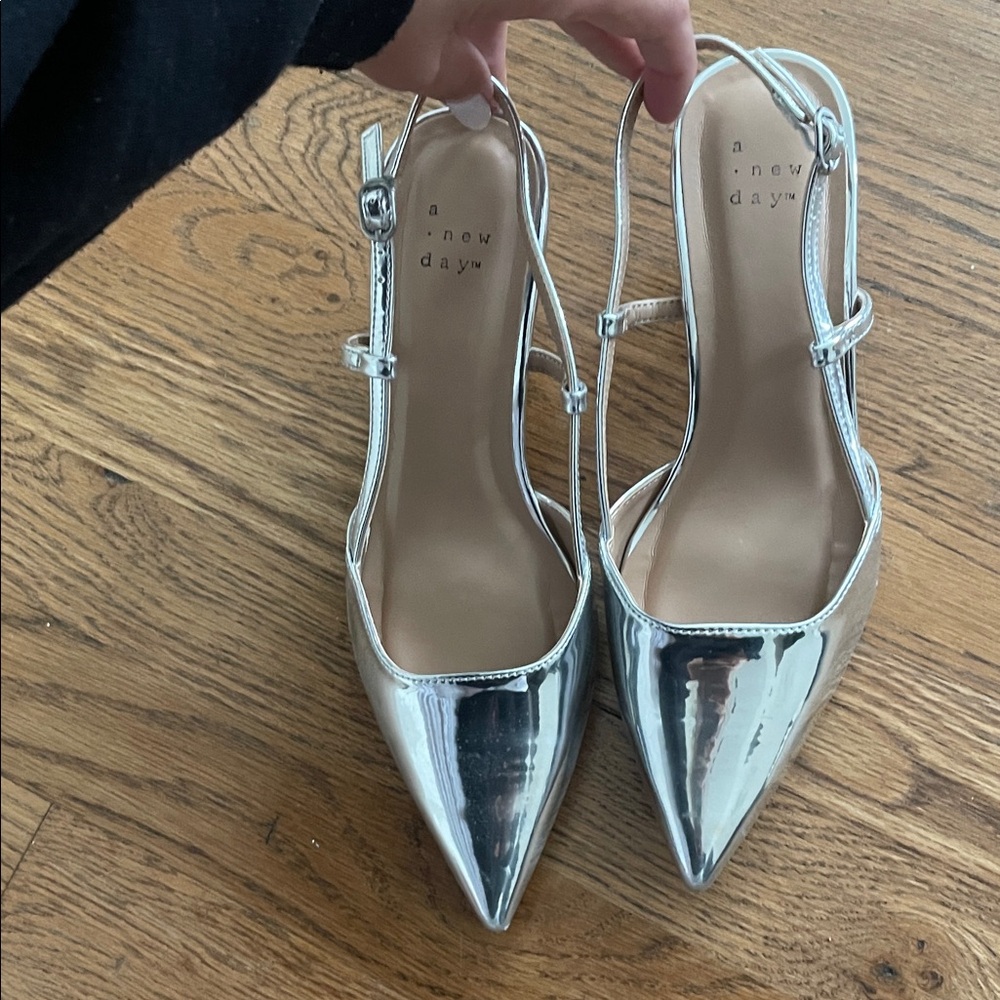Target Metallic Silver Heels - Picture 3 of 4